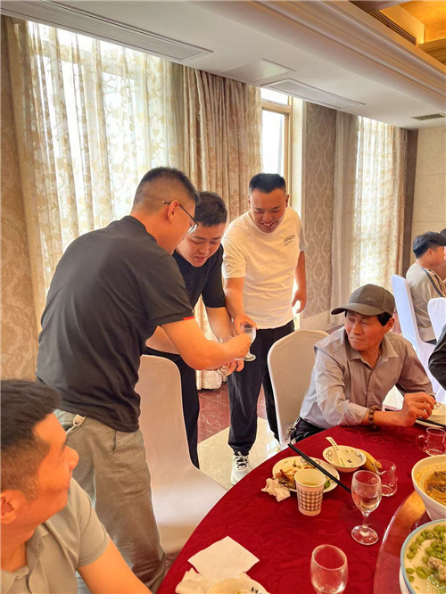 祝安徽盈銳優材科技中文字幕AV人妻少妇一区二区四周歲生日快樂 茁壯成長